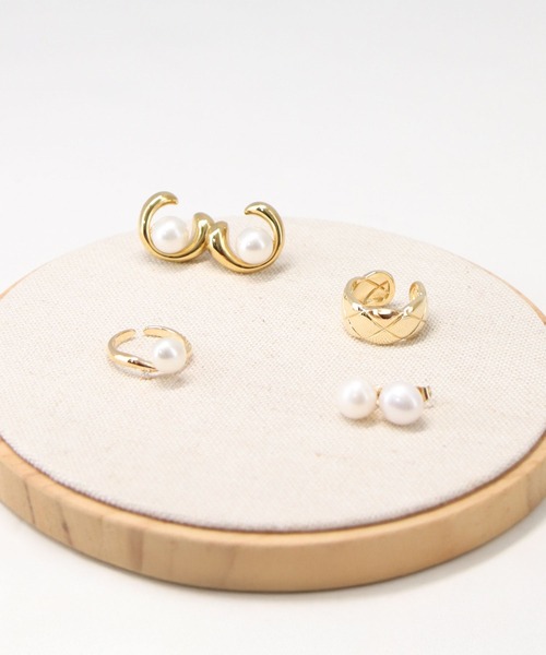 Gready Brilliant（グレディブリリアン）の「ステンレスパールピアス（ピアス（両耳用）・レディース・ゴールド・FREE）」の9枚目の写真