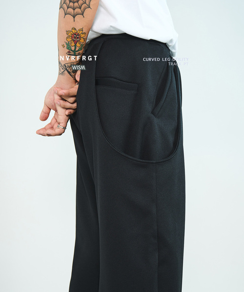 NVRFRGT(ネヴァーフォーゲット)の「NVRFRGT × WISM別注 CURVED LEG UTILITY TRACK PT(その他パンツ・メンズ・ブラック・2/3/1)」の13枚目の写真