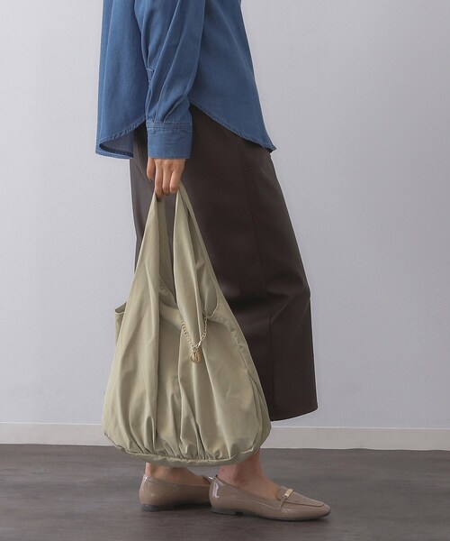 OPAQUE.CLIP（オペークドットクリップ）の「【A4サイズ対応】ヌバック調合皮ビッグトート（トートバッグ・レディース・ナチュラル/ブラウン系その他/ブラック・00）」の8枚目の写真