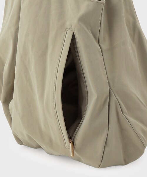 OPAQUE.CLIP（オペークドットクリップ）の「【A4サイズ対応】ヌバック調合皮ビッグトート（トートバッグ・レディース・ナチュラル/ブラウン系その他/ブラック・00）」の22枚目の写真