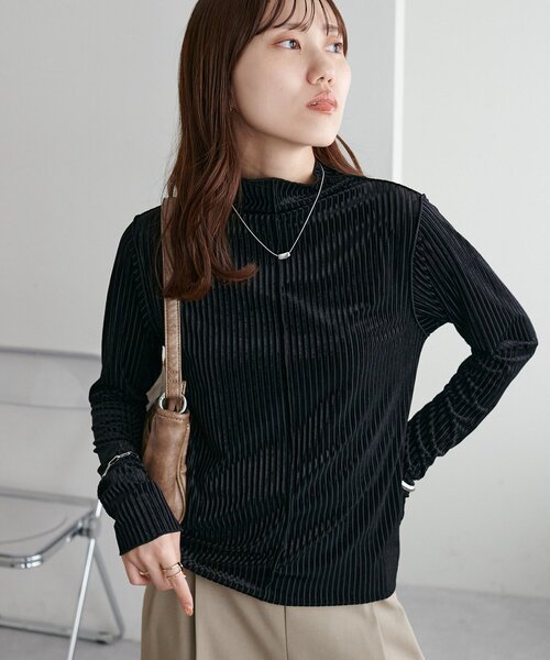 DISCOAT(ディスコート)の「【WEB限定】ベロアストライププルオーバー(Tシャツ/カットソー・レディース・ライトベージュ/ブラック/チャコールグレー/ピンク/モカ・FREE)」の6枚目の写真
