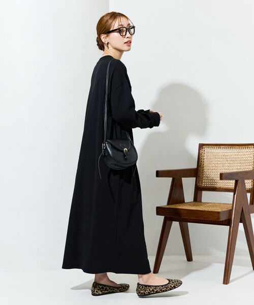 プリーツプリーズ　コクーンシルエット　ワンピース　ブラック ウィメンズ／ワンピース – isseymiyake.com