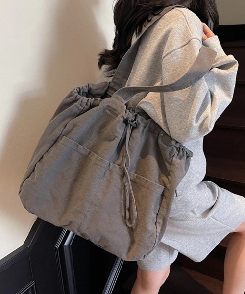 cammie(キャミー)の「ドローストリングビッグトートバッグ(トートバッグ・レディース・カーキ/アイボリー/ブラック/ブラウン/ダークグレー・F)」の16枚目の写真