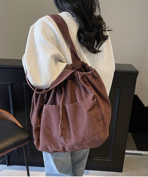cammie(キャミー)の「ドローストリングビッグトートバッグ(トートバッグ・レディース・カーキ/アイボリー/ブラック/ブラウン/ダークグレー・F)」の21枚目の写真