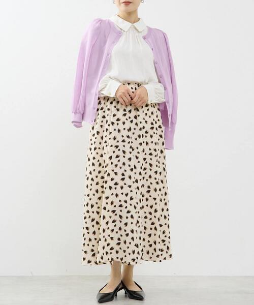 Tiara（ティアラ）の「タックカラー付ブラウス（シャツ/ブラウス・レディース・ホワイト/キャメル/ネイビー・FREE）」の4枚目の写真