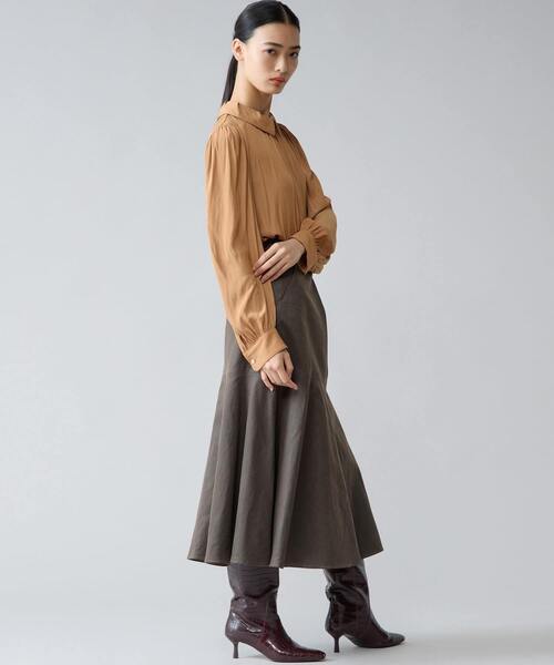 Tiara（ティアラ）の「タックカラー付ブラウス（シャツ/ブラウス・レディース・ホワイト/キャメル/ネイビー・FREE）」の13枚目の写真