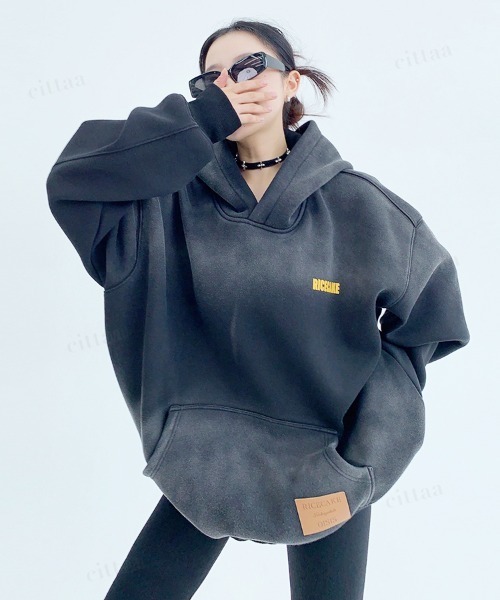 Dalfwin（ダールフィン）の「韓国ファッション OISISヴィンテージウォッシュロゴカラーフーディー（パーカー・レディース・イエロー/ブラック・FREE）」の12枚目の写真