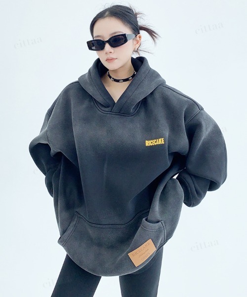 Dalfwin（ダールフィン）の「韓国ファッション OISISヴィンテージウォッシュロゴカラーフーディー（パーカー・レディース・イエロー/ブラック・FREE）」の10枚目の写真