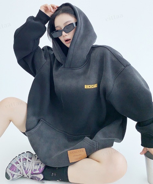 Dalfwin（ダールフィン）の「韓国ファッション OISISヴィンテージウォッシュロゴカラーフーディー（パーカー・レディース・イエロー/ブラック・FREE）」の14枚目の写真