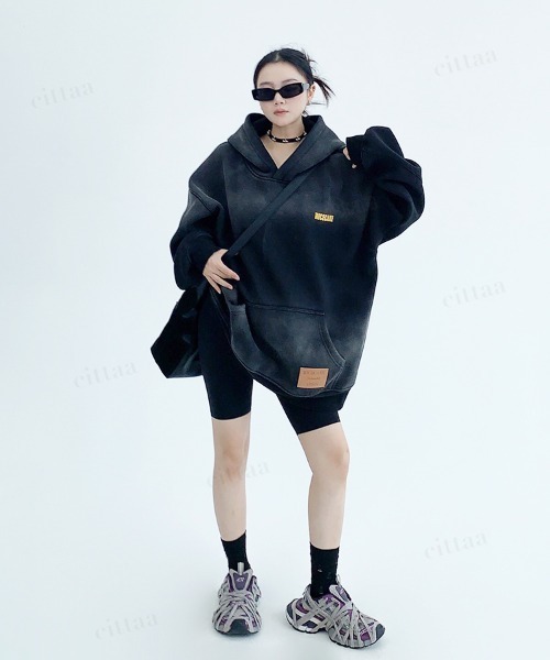 Dalfwin（ダールフィン）の「韓国ファッション OISISヴィンテージウォッシュロゴカラーフーディー（パーカー・レディース・イエロー/ブラック・FREE）」の20枚目の写真