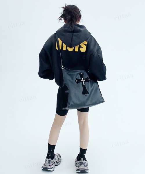 Dalfwin（ダールフィン）の「韓国ファッション OISISヴィンテージウォッシュロゴカラーフーディー（パーカー・レディース・イエロー/ブラック・FREE）」の21枚目の写真