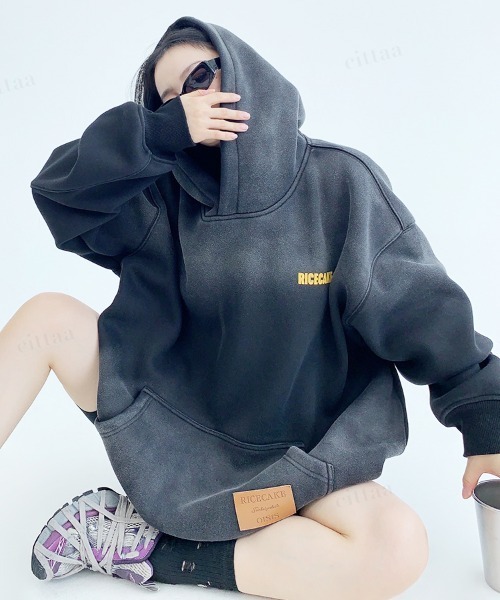 Dalfwin（ダールフィン）の「韓国ファッション OISISヴィンテージウォッシュロゴカラーフーディー（パーカー・レディース・イエロー/ブラック・FREE）」の16枚目の写真