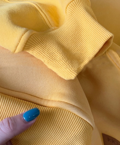 Dalfwin（ダールフィン）の「韓国ファッション OISISヴィンテージウォッシュロゴカラーフーディー（パーカー・レディース・イエロー/ブラック・FREE）」の9枚目の写真