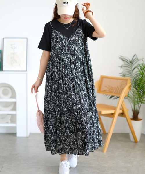 GOLDJAPAN(ゴールドジャパン)の「Tシャツドッキング小花柄ロングワンピース【大きいサイズ対応】(Tシャツ/カットソー・レディース・ブラック・LL/3L/5L/6L/4L)」の1枚目の写真