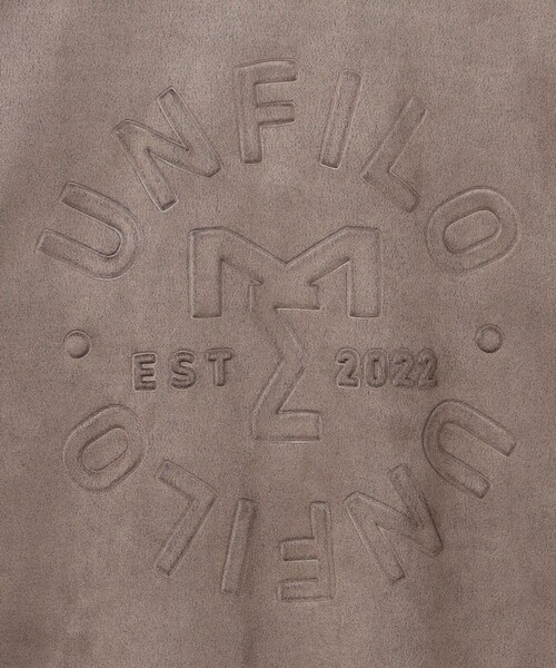 UNFILO(アンフィーロ)の「クリーンスエード エンボスロゴ クルー(Tシャツ/カットソー・メンズ・ブラウン系/グレー系・SMALL/MEDIUM/LARGE/X-LARGE)」の22枚目の写真