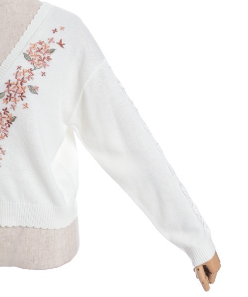 axes femme(アクシーズファム)の「金木犀刺繍ニットカーディガン(カーディガン/ボレロ・レディース・キナリ/ネイビー・FREE)」の17枚目の写真