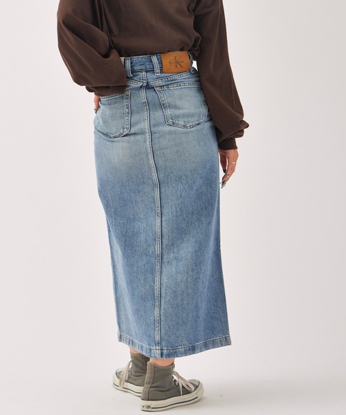 Calvin Klein(カルバン・クライン)の「Calvin Klein/カルバンクライン DENIM MAXI SKIRT SHORELINE CKパッチ デニムマキシスカート(デニムスカート・レディース・インディゴブルー・23/24/26)」の8枚目の写真