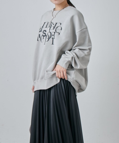 Lui's（ルイス）の「ピグメント加工ロゴスウェット（スウェット・レディース・チャコールグレー/ライトグレー/ネイビー・FREE）」の4枚目の写真