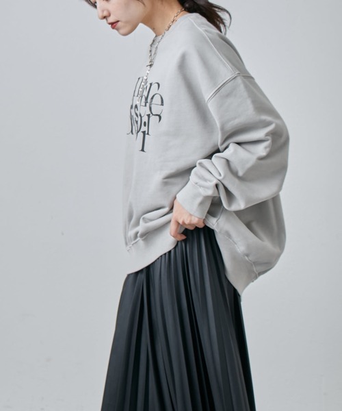 Lui's（ルイス）の「ピグメント加工ロゴスウェット（スウェット・レディース・チャコールグレー/ライトグレー/ネイビー・FREE）」の5枚目の写真
