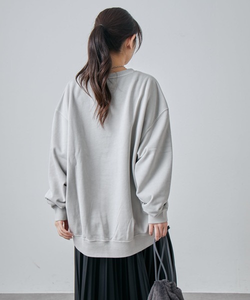 Lui's（ルイス）の「ピグメント加工ロゴスウェット（スウェット・レディース・チャコールグレー/ライトグレー/ネイビー・FREE）」の6枚目の写真
