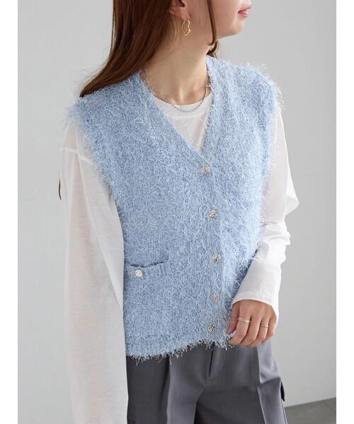 Te chichi(テチチ)の「金釦ポケットシャギーニットベスト(ベスト・レディース・オフホワイト/ブルー/ブラック・F)」の1枚目の写真