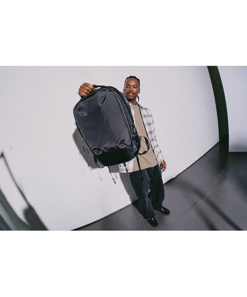 Aer（エアー）の「AER　Slim Pack 2 X-Pac　/　AER-39019（バックパック/リュック・メンズ・ブラック・FREE）」の12枚目の写真