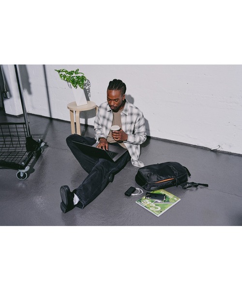 Aer（エアー）の「AER　Slim Pack 2 X-Pac　/　AER-39019（バックパック/リュック・メンズ・ブラック・FREE）」の13枚目の写真