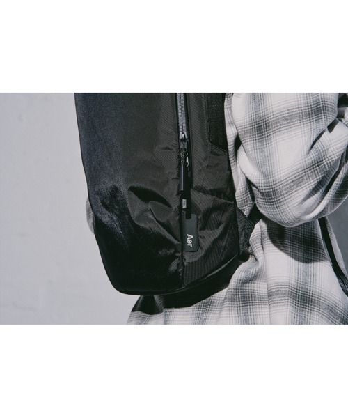 Aer（エアー）の「AER　Slim Pack 2 X-Pac　/　AER-39019（バックパック/リュック・メンズ・ブラック・FREE）」の17枚目の写真