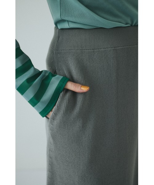 HeRIN.CYE（ヘリンドットサイ）の「Pleated hem knit skirt　　プリーツヘムニットスカート（スカート・レディース・ブラック/ブルー/グレー・FREE）」の6枚目の写真