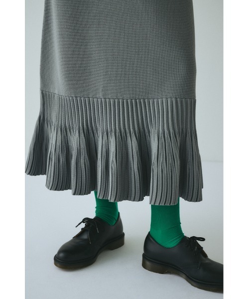 HeRIN.CYE（ヘリンドットサイ）の「Pleated hem knit skirt　　プリーツヘムニットスカート（スカート・レディース・ブラック/ブルー/グレー・FREE）」の7枚目の写真