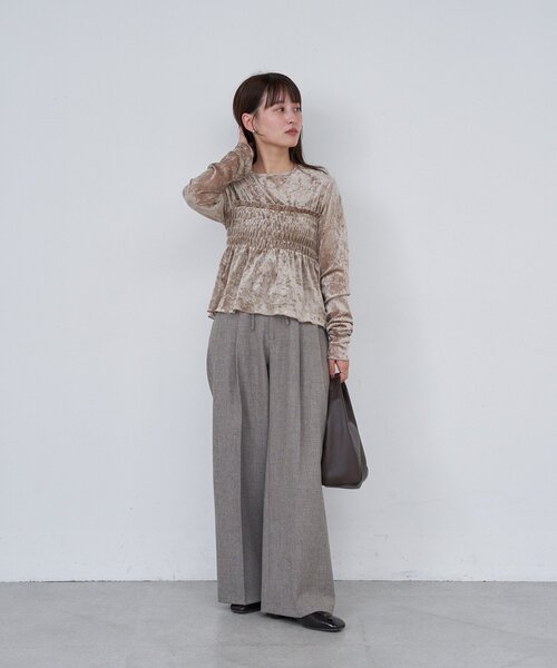 Kastane（カスタネ）の「【4色展開】B ベロアシャーリングトップス（Tシャツ/カットソー・レディース・カーキ/ブラック/アイボリー/ベージュ・FREE）」の5枚目の写真