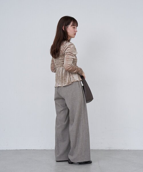 Kastane（カスタネ）の「【4色展開】B ベロアシャーリングトップス（Tシャツ/カットソー・レディース・カーキ/ブラック/アイボリー/ベージュ・FREE）」の7枚目の写真