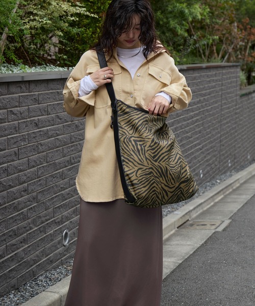 marco masi（マルコマージ）の「【MARCO MASI】ゼブラ柄ナイロンバッグ-NYLON BAG（トートバッグ・レディース・ゼブラ・FREE）」の11枚目の写真