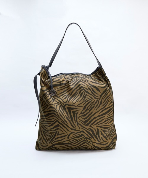marco masi（マルコマージ）の「【MARCO MASI】ゼブラ柄ナイロンバッグ-NYLON BAG（トートバッグ・レディース・ゼブラ・FREE）」の3枚目の写真