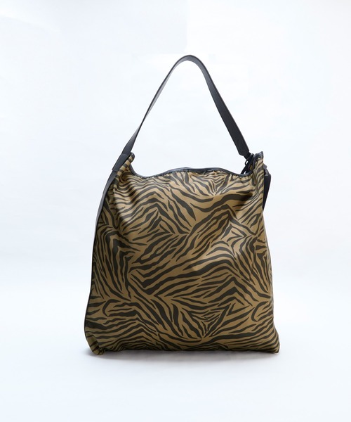 marco masi（マルコマージ）の「【MARCO MASI】ゼブラ柄ナイロンバッグ-NYLON BAG（トートバッグ・レディース・ゼブラ・FREE）」の5枚目の写真