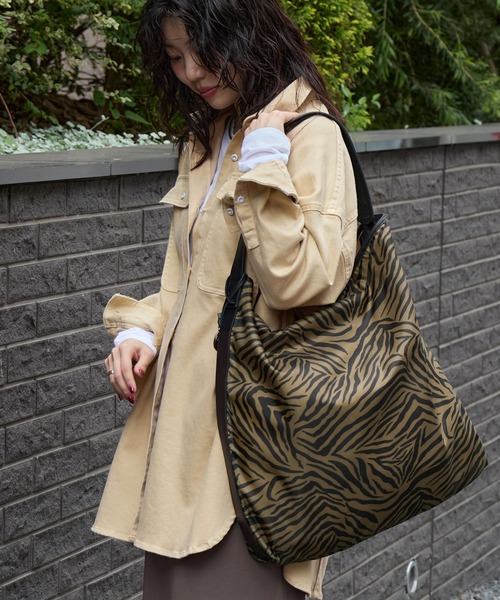 marco masi（マルコマージ）の「【MARCO MASI】ゼブラ柄ナイロンバッグ-NYLON BAG（トートバッグ・レディース・ゼブラ・FREE）」の13枚目の写真