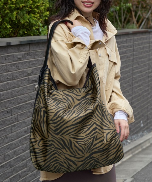 marco masi（マルコマージ）の「【MARCO MASI】ゼブラ柄ナイロンバッグ-NYLON BAG（トートバッグ・レディース・ゼブラ・FREE）」の14枚目の写真