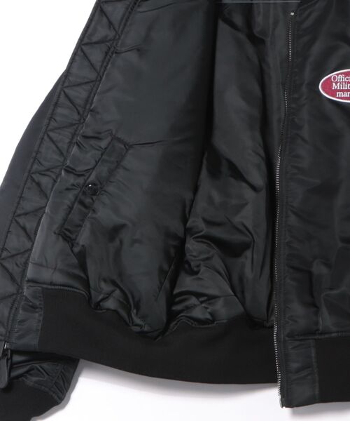 Valley Apparel(バレーアパレル)の「スタジャン風MA-1 フライトナイロンジャケット/フライトジャケット(MA-1・メンズ・シルバー/ブラック・LARGE/X-LARGE/MEDIUM/SMALL)」の3枚目の写真