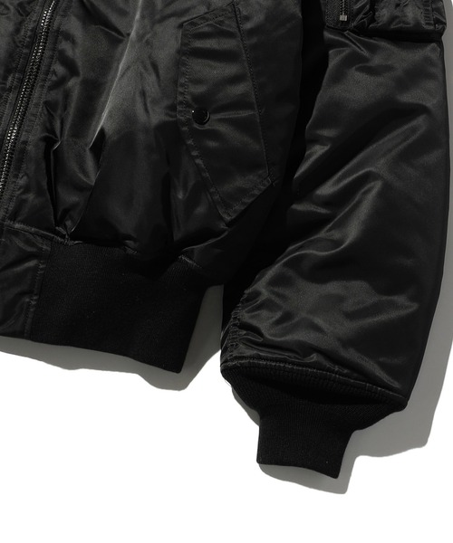 Valley Apparel(バレーアパレル)の「スタジャン風MA-1 フライトナイロンジャケット/フライトジャケット(MA-1・メンズ・シルバー/ブラック・LARGE/X-LARGE/MEDIUM/SMALL)」の6枚目の写真