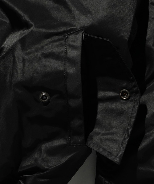 Valley Apparel(バレーアパレル)の「スタジャン風MA-1 フライトナイロンジャケット/フライトジャケット(MA-1・メンズ・シルバー/ブラック・LARGE/X-LARGE/MEDIUM/SMALL)」の7枚目の写真