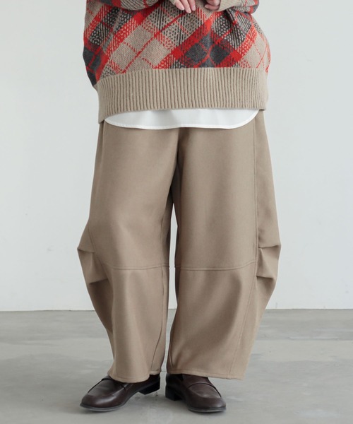 n'OrLABEL(ノアールレーベル)の「ウールライクタックコクーンパンツ(その他パンツ・レディース・チャコール/ブラック/ベージュ・1/2)」の4枚目の写真