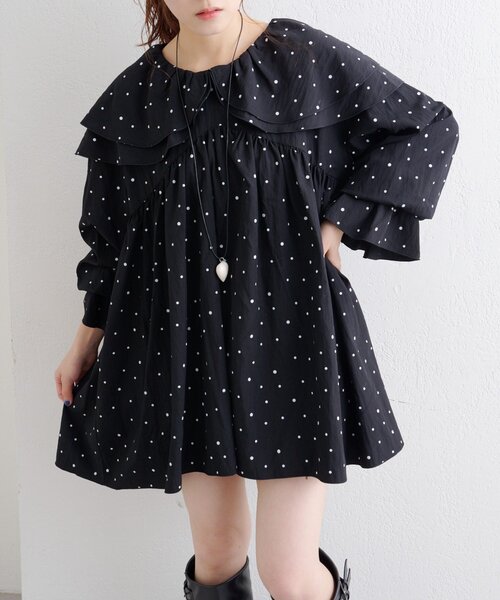 w closet(ダブルクローゼット)の「Wフリルチュニックブラウス(シャツ/ブラウス・レディース・ホワイト/オフホワイト/ブラック・FREE)」の3枚目の写真