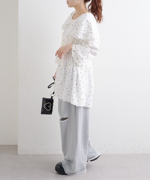 w closet(ダブルクローゼット)の「Wフリルチュニックブラウス(シャツ/ブラウス・レディース・ホワイト/オフホワイト/ブラック・FREE)」の5枚目の写真