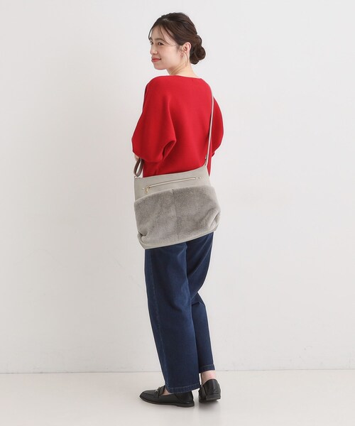 SHOO・LA・RUE(シューラルー)の「ポケットフェイクファーショルダーバッグ(ショルダーバッグ・レディース・ナチュラル/ブラウン系/ブラック・00)」の9枚目の写真
