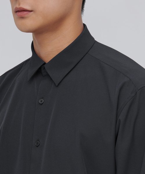 MUSINSA STANDARD（ムシンサスタンダード）の「リラックスフィットシルキーシャツ[ダークグレー]（シャツ/ブラウス・メンズ・その他・SMALL/MEDIUM/LARGE/X-LARGE/XX-LARGE）」の6枚目の写真