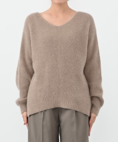 COHINA（コヒナ）の「フォックスアンゴラVネックパターン柄ニット 【低身長・小柄女性】（ニット/セーター・レディース・ベージュ/ネイビー/グリーン/レッド・ONE SIZE）」の17枚目の写真