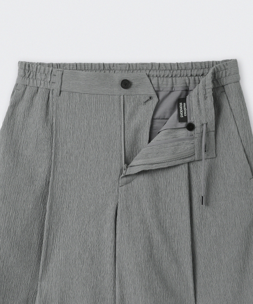 MUSINSA STANDARD（ムシンサスタンダード）の「クリンクルワンタックワイドバンディングショーツ[グレー]（その他パンツ・メンズ・その他・32/30/26/28/40/38/42/36/34）」の3枚目の写真