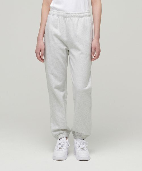 MUSINSA STANDARD WOMAN(ムシンサスタンダードウーマン)の「レディーススウェットパンツ【オートミール】(スウェットパンツ・レディース・その他・SMALL/MEDIUM/LARGE/X-SMALL)」の1枚目の写真