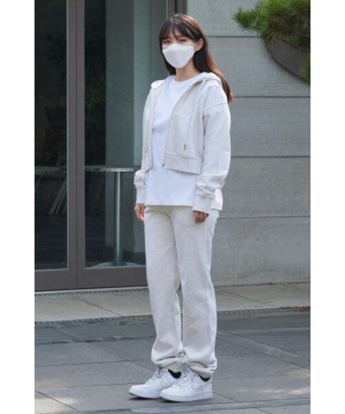 MUSINSA STANDARD WOMAN(ムシンサスタンダードウーマン)の「レディーススウェットパンツ【オートミール】(スウェットパンツ・レディース・その他・SMALL/MEDIUM/LARGE/X-SMALL)」の4枚目の写真