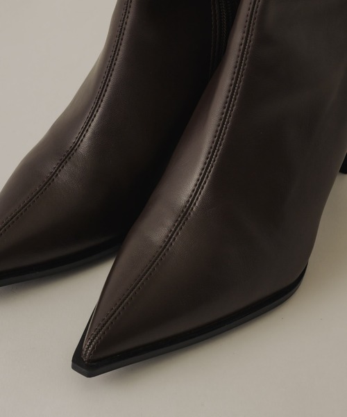 NEUNA（ヌナ）の「ポインテッドトゥショートブーツ（ブーツ・レディース・ブラック/ブラウン・36/39/38）」の17枚目の写真